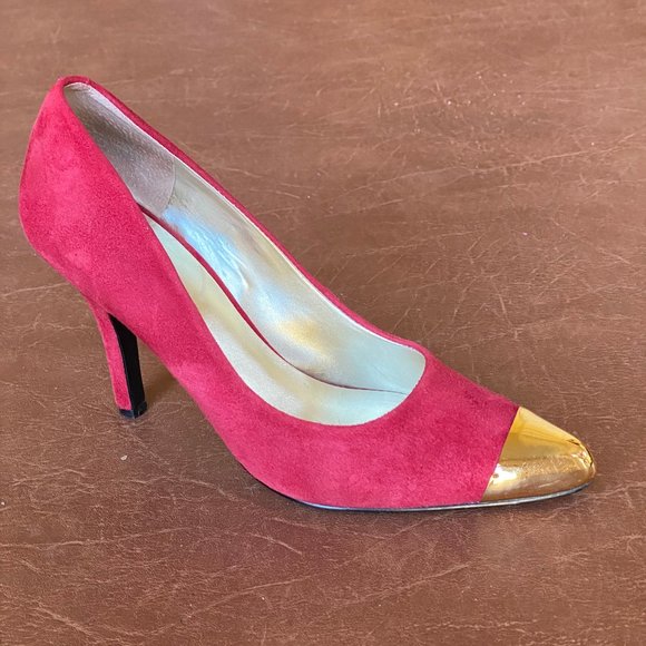 Nine West 6M Red Suede with Gold Toe Cap Pump - Picture 6 of 15